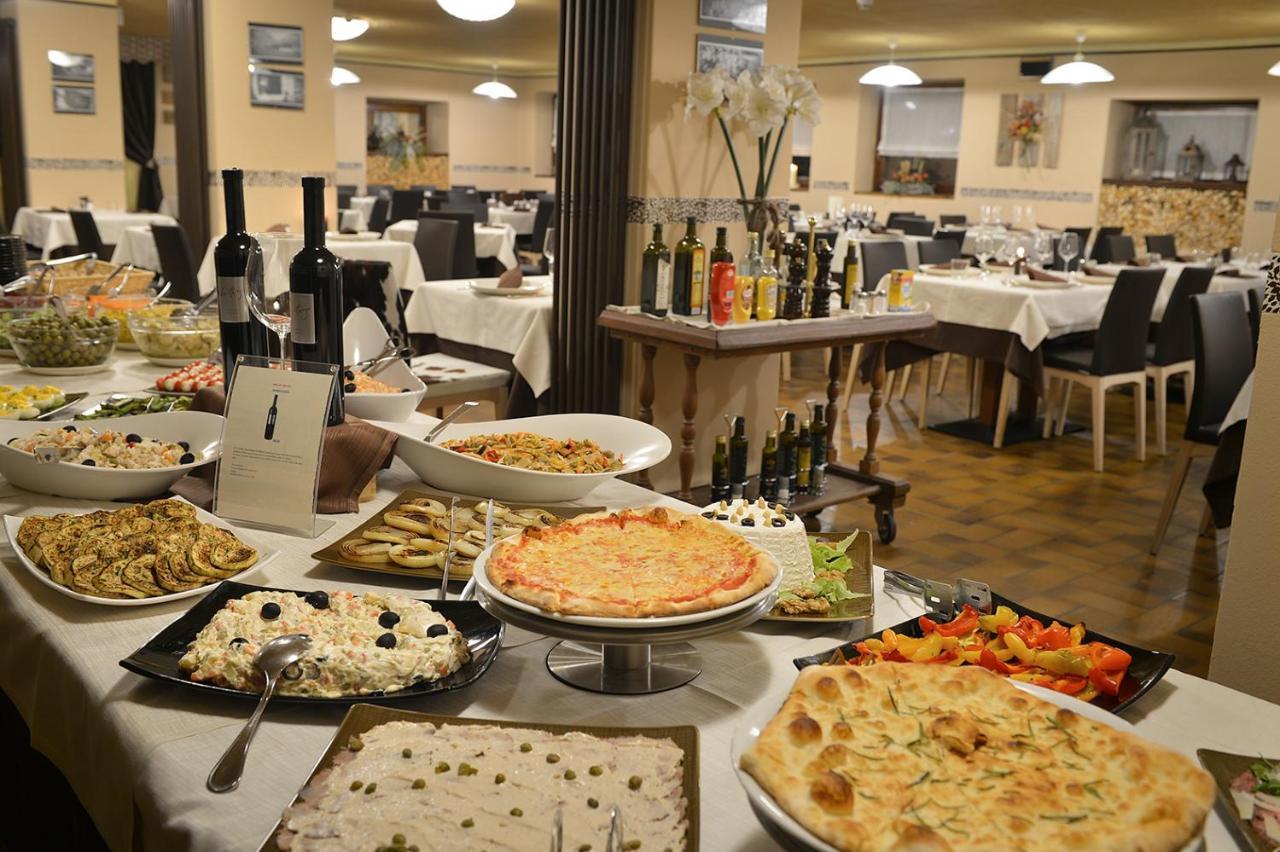 Hotel Margherita Лівіньо Екстер'єр фото